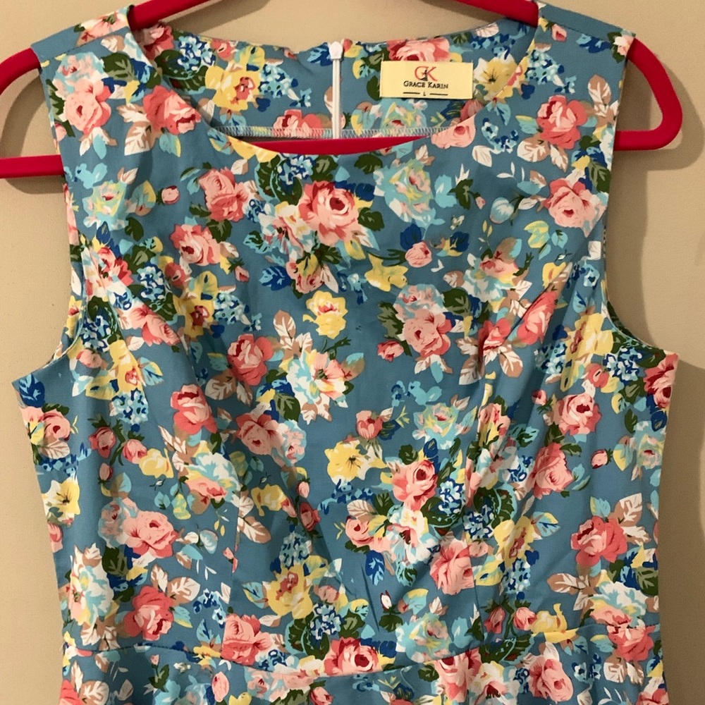 New Dress - Picture 3 of 4